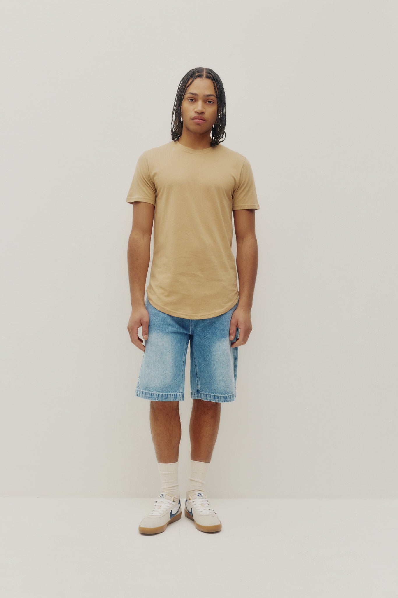 Eazy Scoop Tee