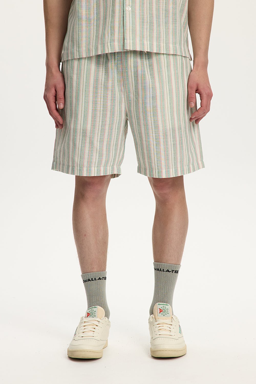 Short rayé en lin