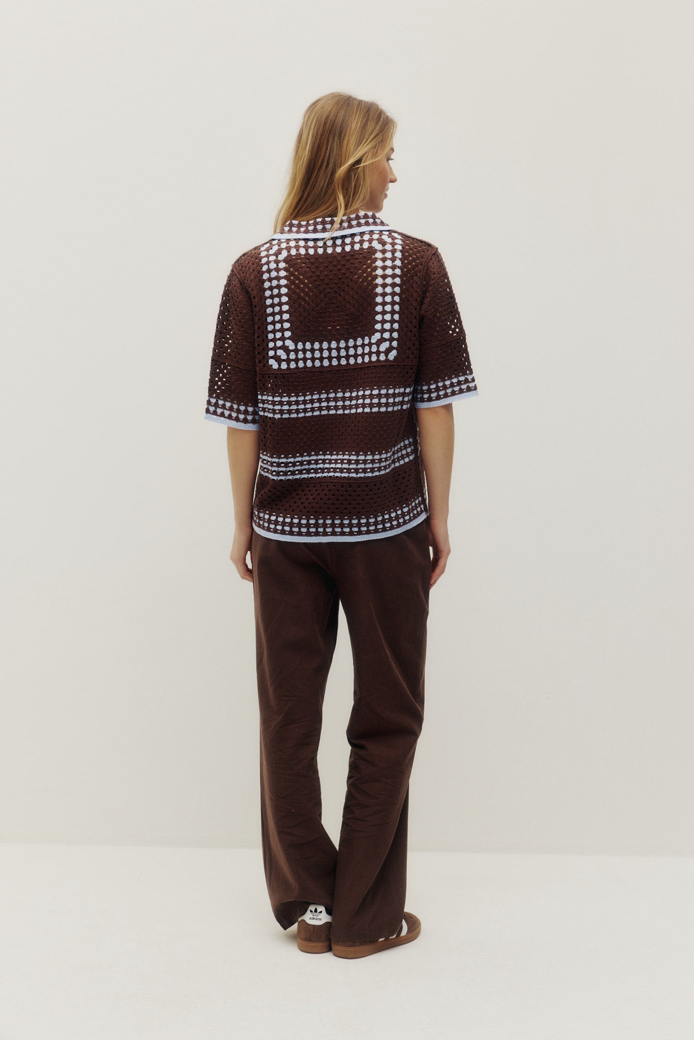 Chemise au tricot ou au crochet