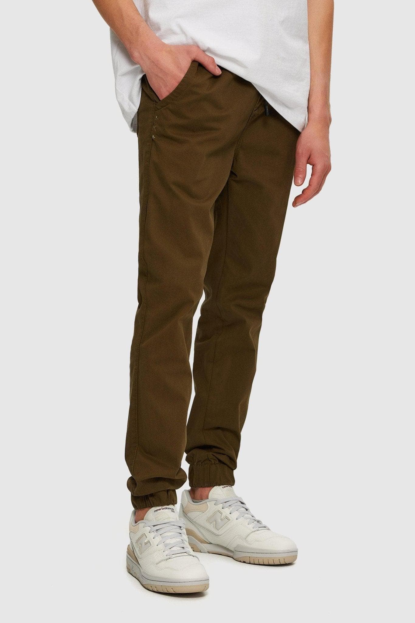 New balance shop khaki joggers