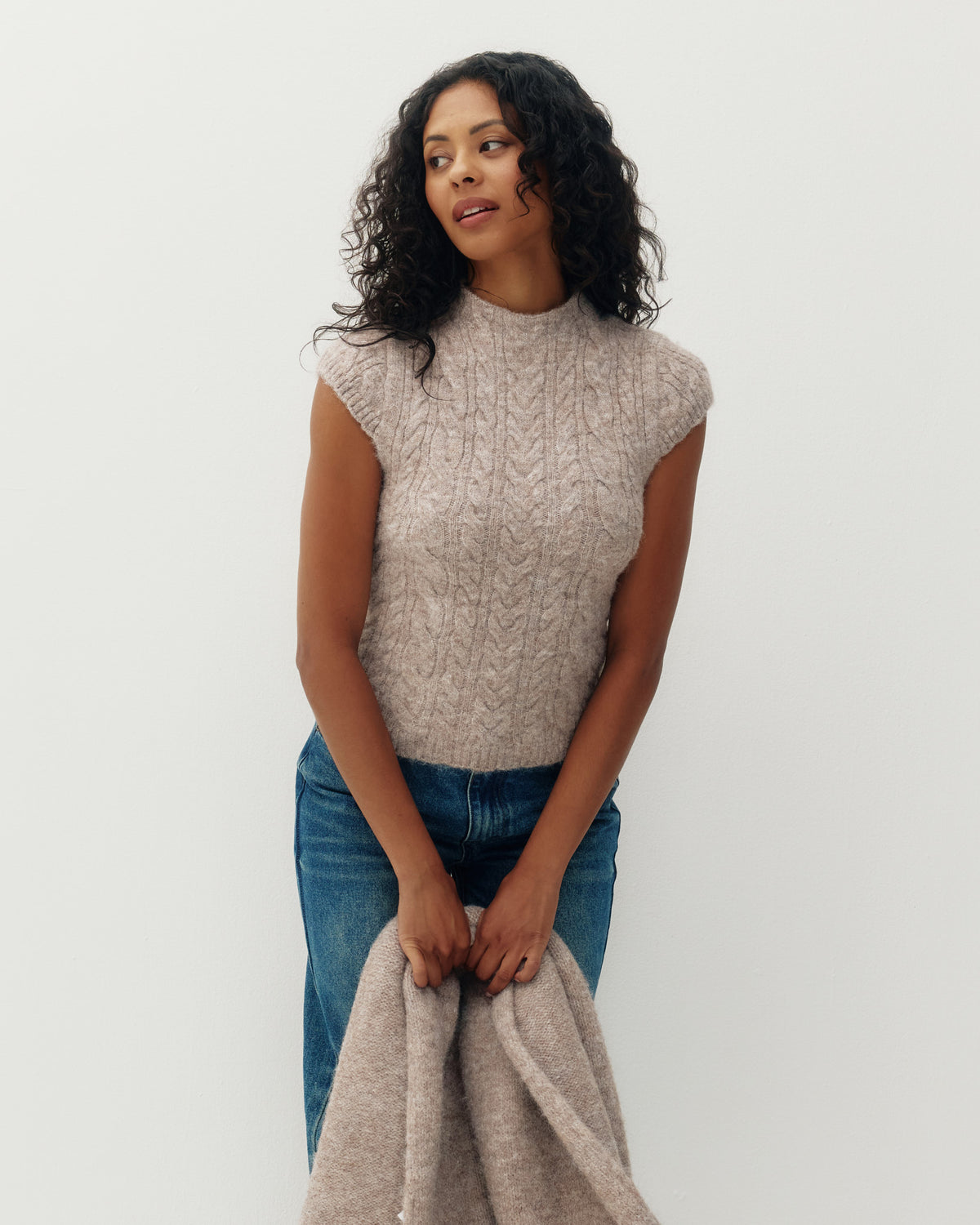 Lisse Cableknit Mockneck