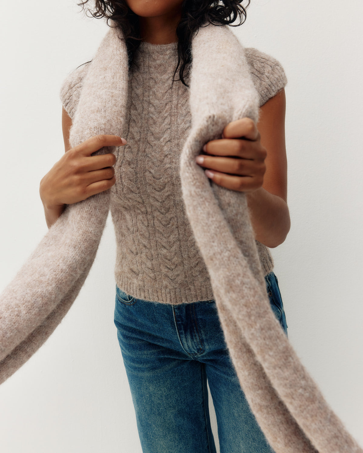 Lisse Cableknit Mockneck