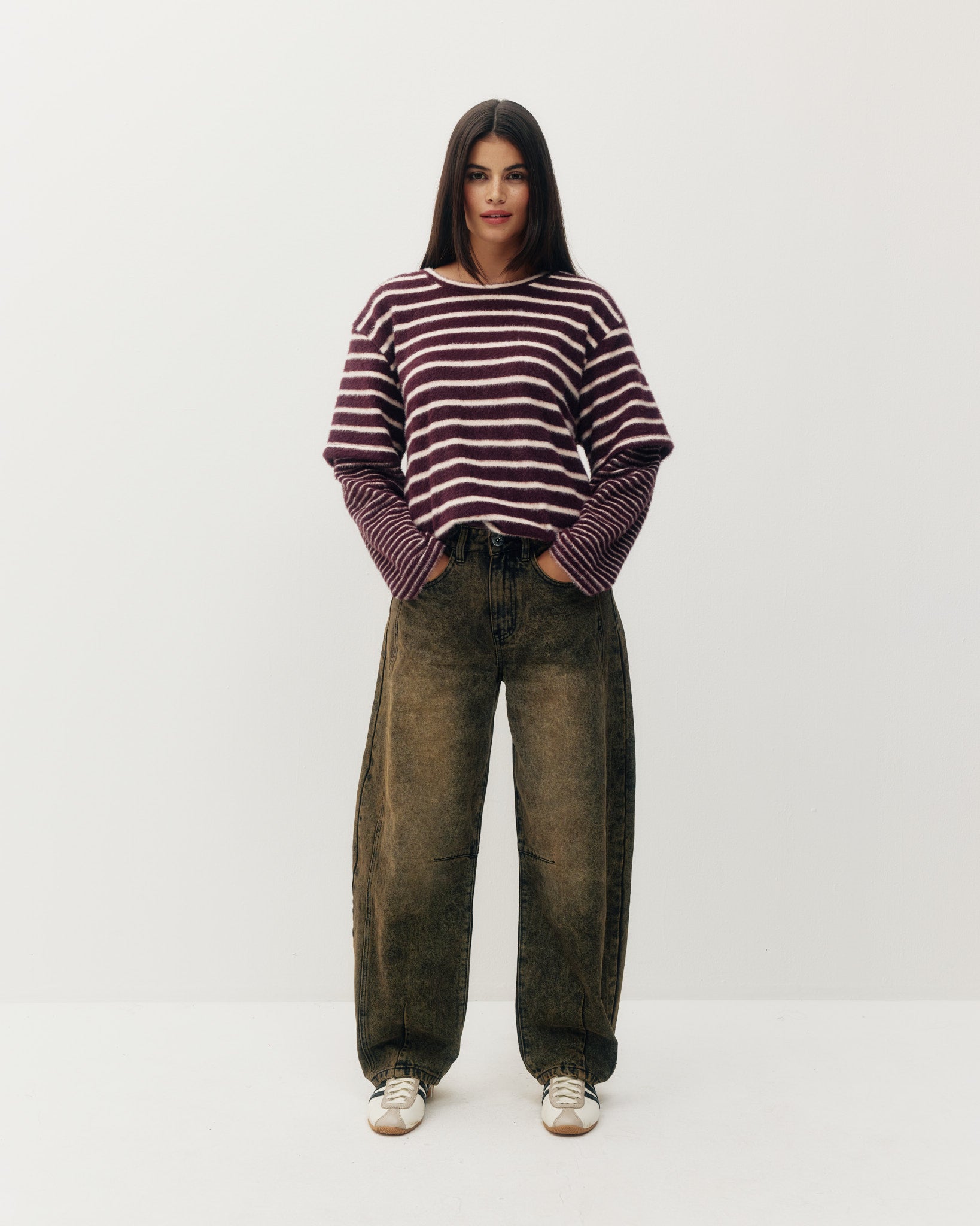 Jacqueline Barrel Leg