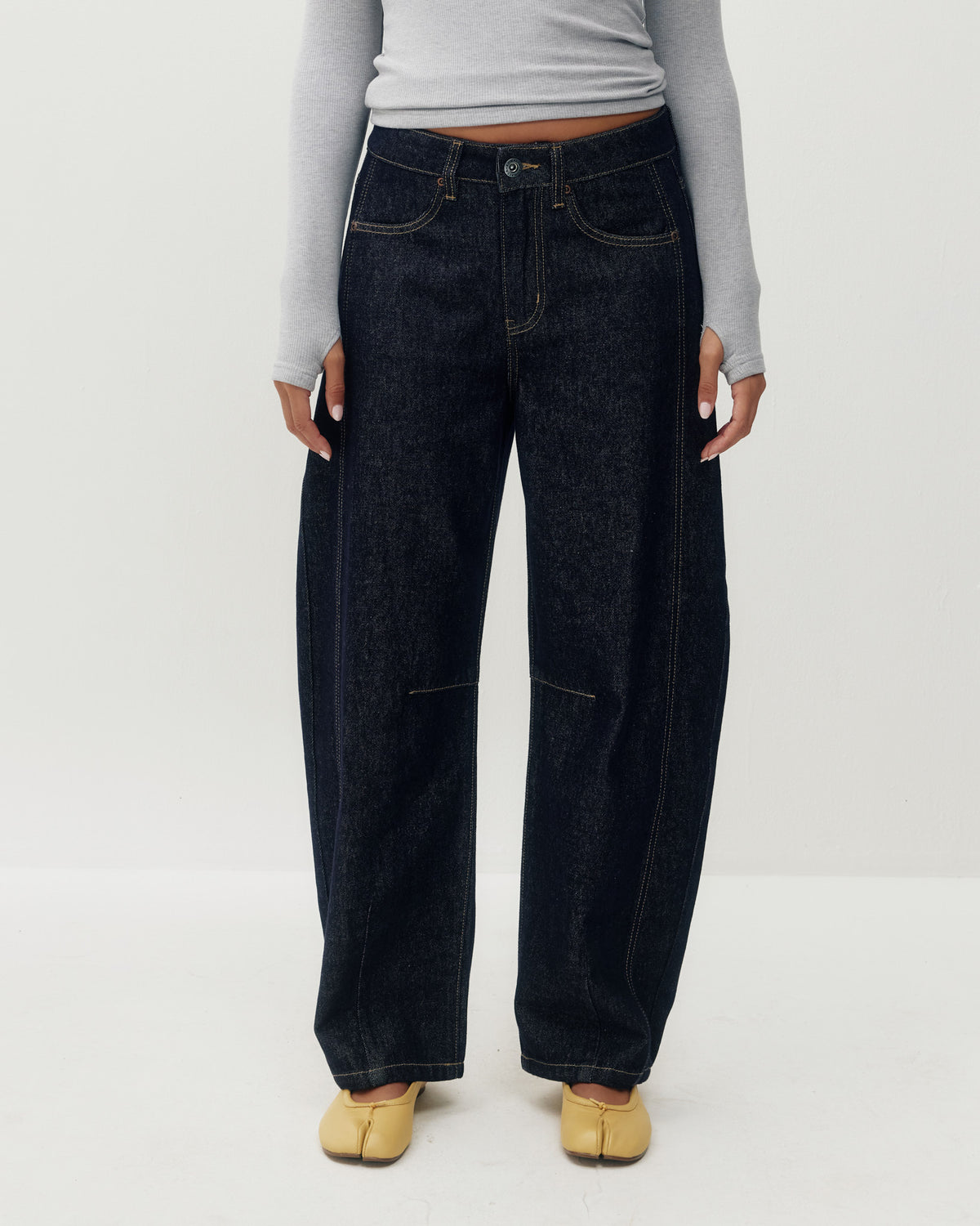 Jacqueline Barrel Leg