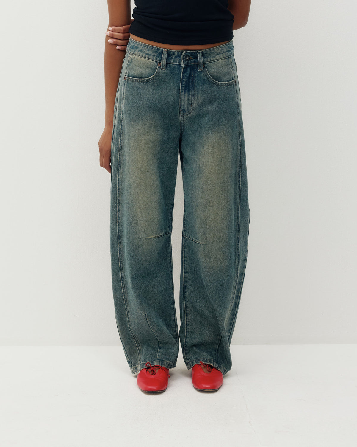 Jacqueline Barrel Leg
