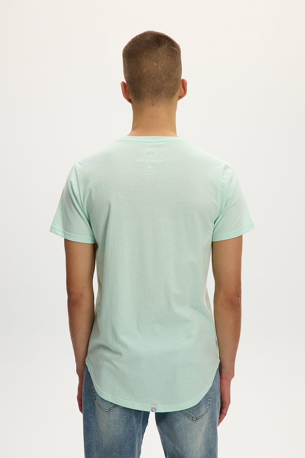 Eazy Scoop Tee