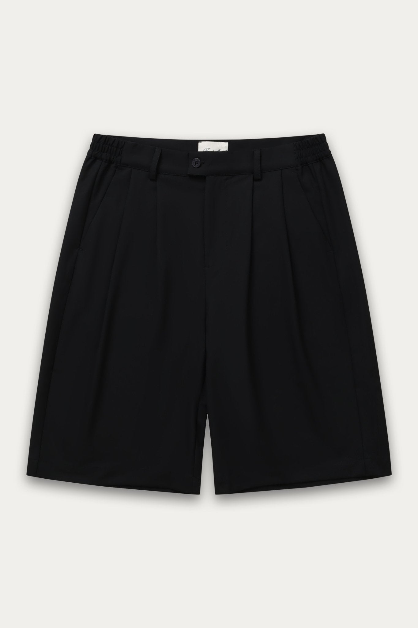 Double Pleated Shorts BLACK | KUWALLA TEE