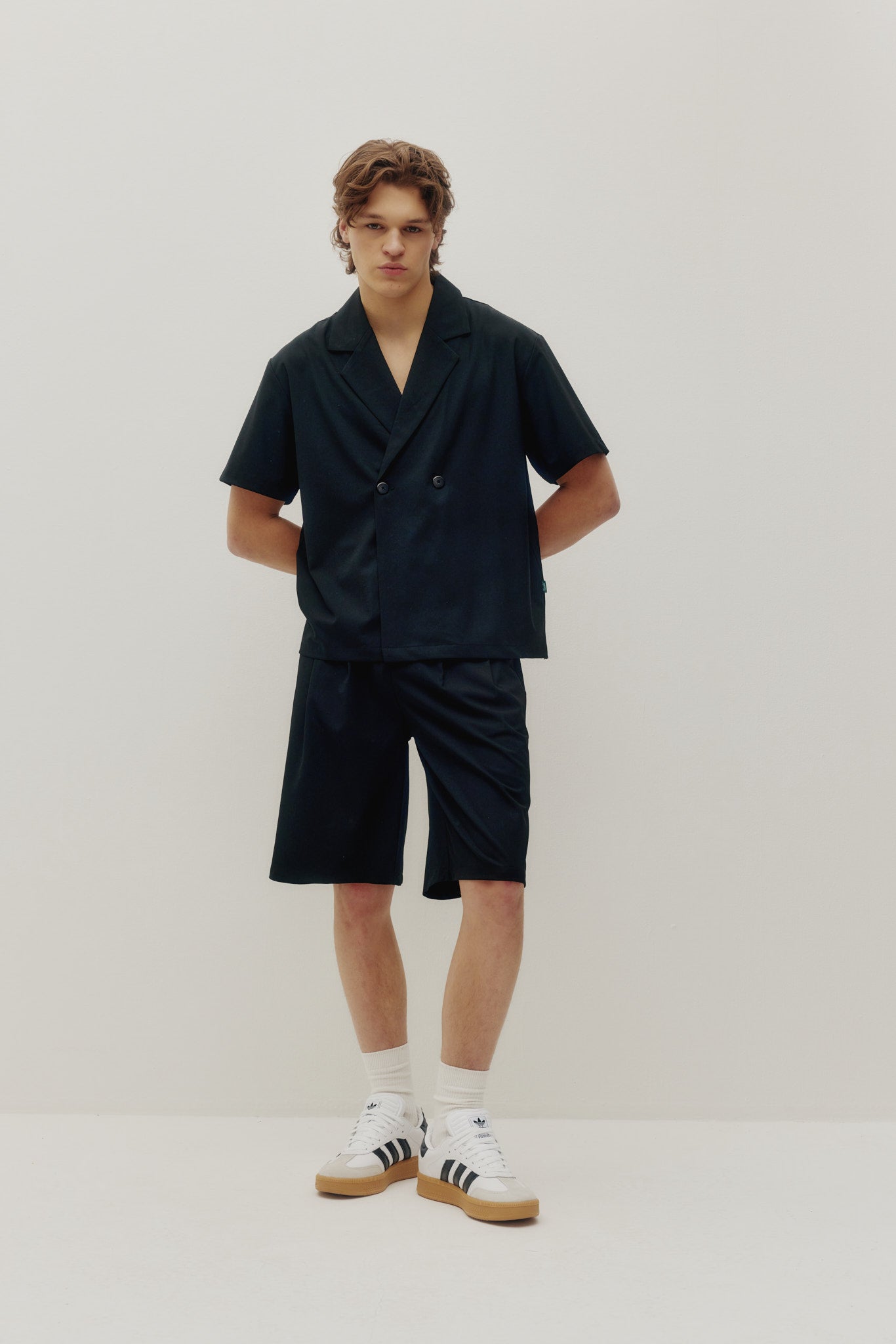 Double Pleated Shorts BLACK | KUWALLA TEE