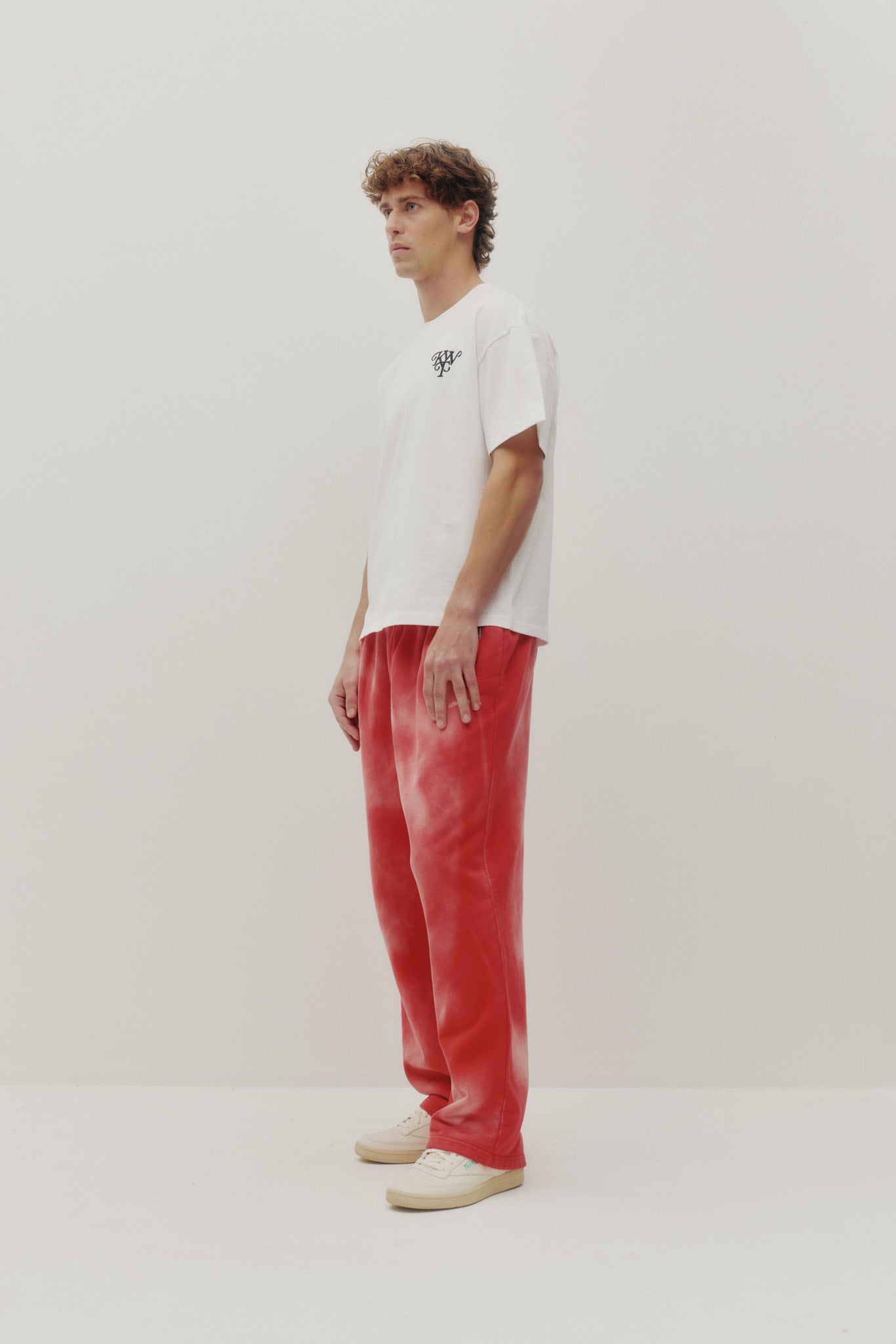 Pantalon de jogging délavé à jambe droite