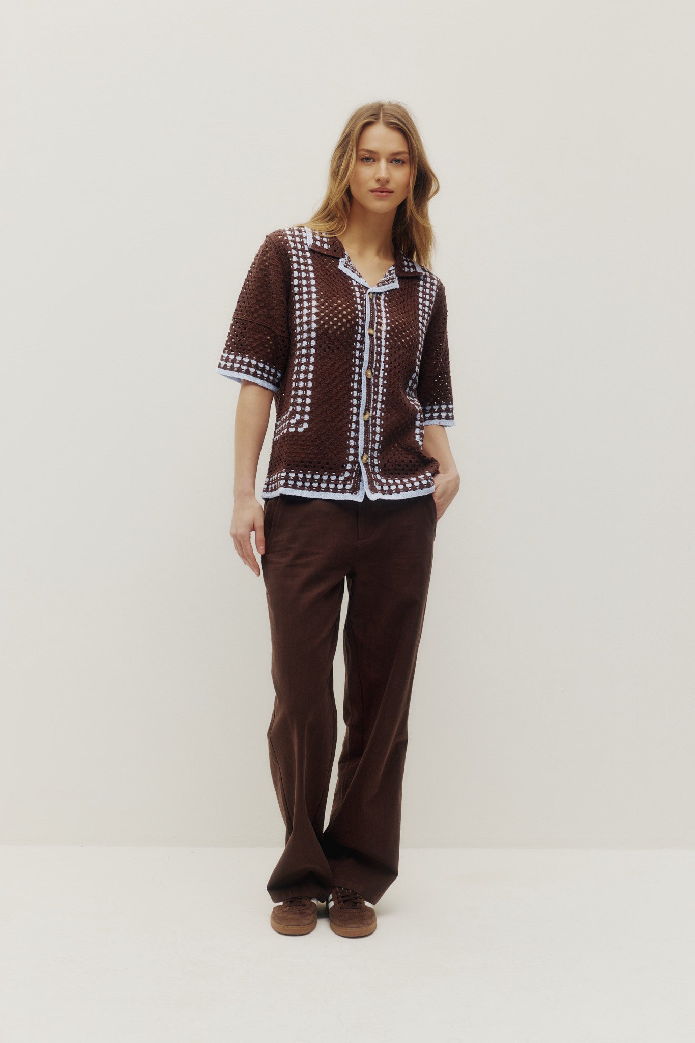 Chemise au tricot ou au crochet