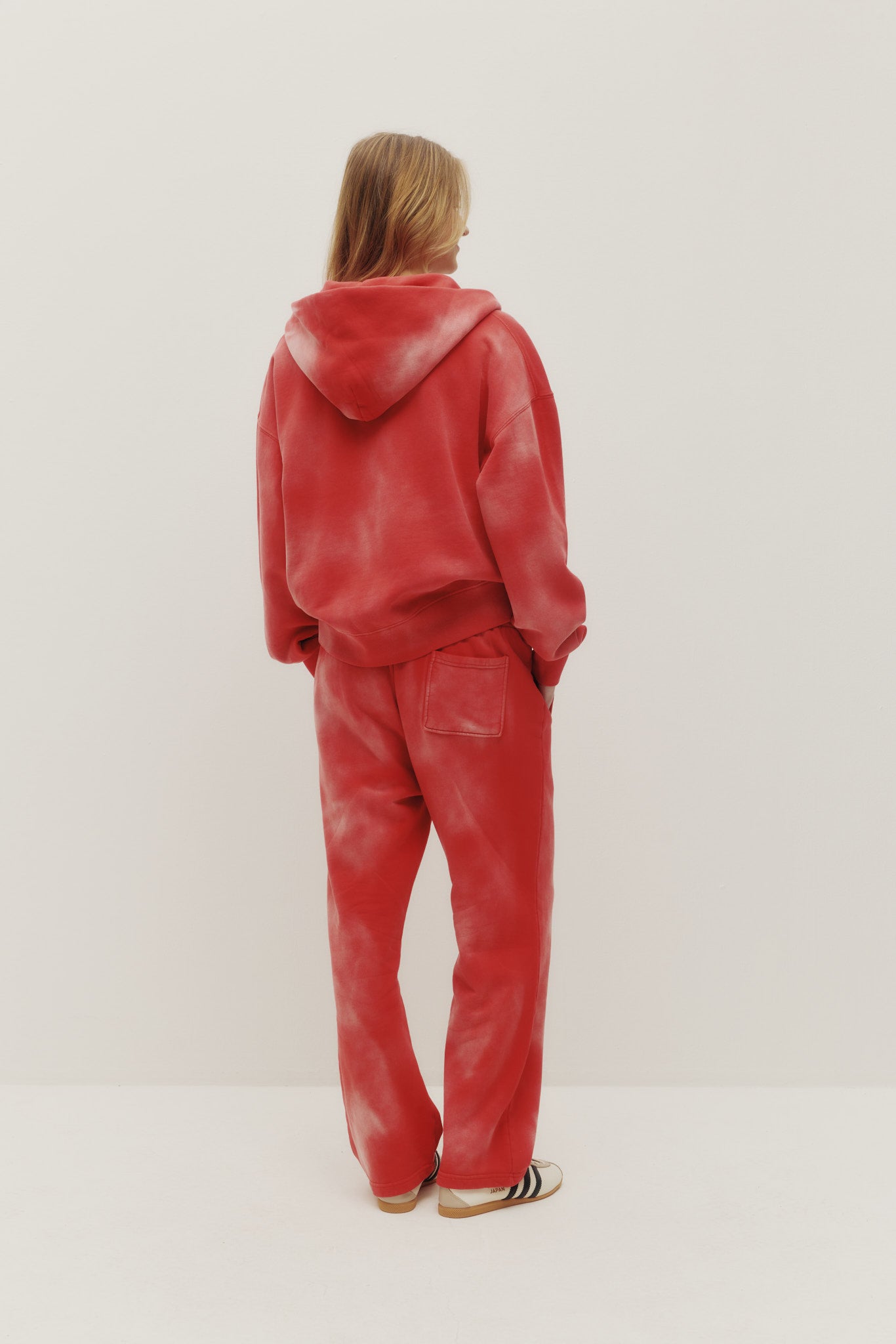 Pantalon de jogging délavé à jambe droite